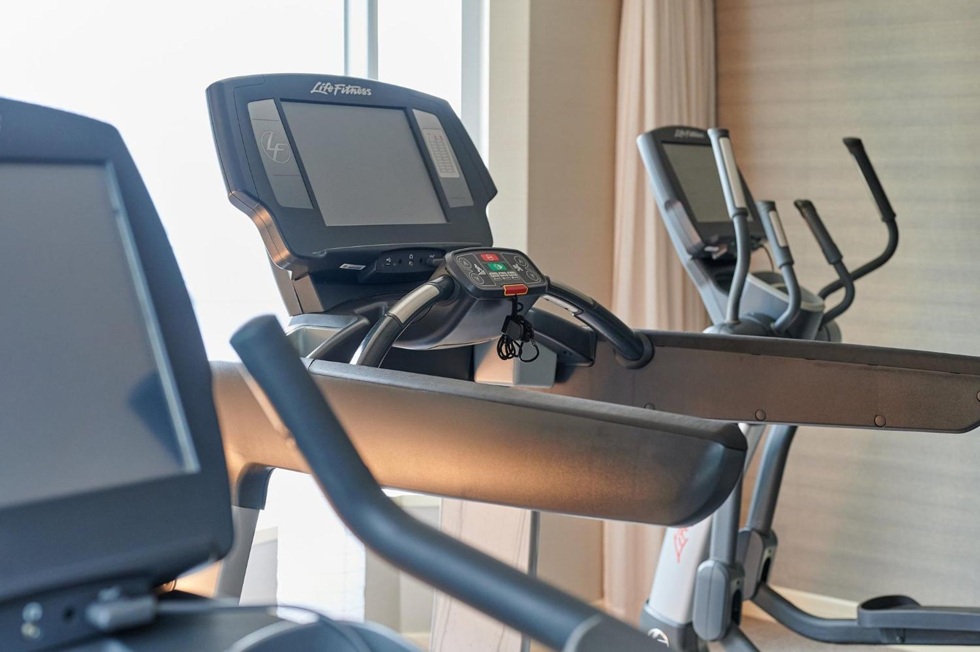 โรงแรม Ana Bay By Ihg